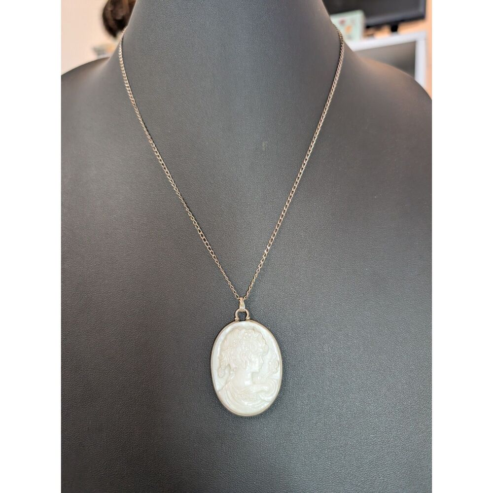 NOS Handmade in Alaska 925 Sterling Silver Carved Oyster Cameo Necklace 20"